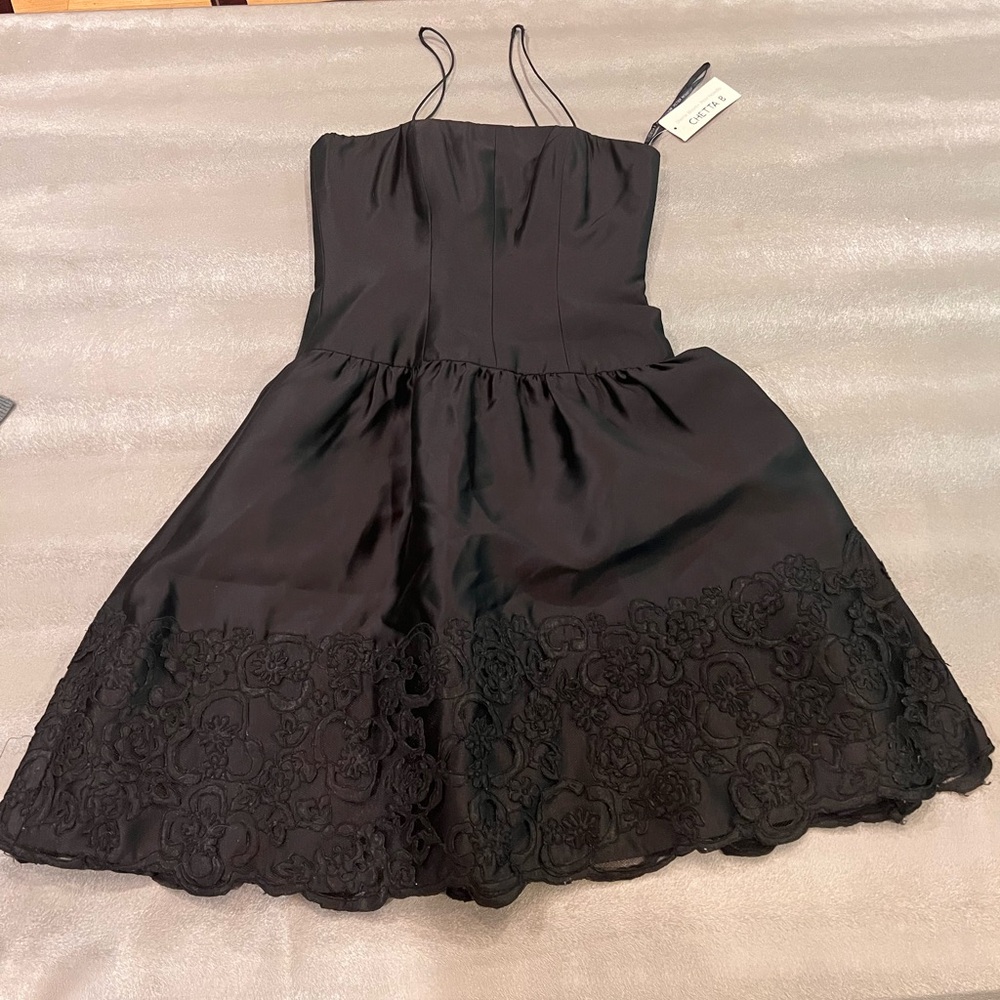 Sherrie Bloom Peter Noviello Chetta B cocktail dress. Size 4